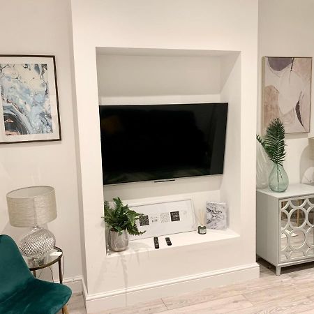 Modern 2 Bedroom Apartment With Private Garden Near Canary Wharf London Exterior foto